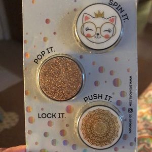 Pop sockets